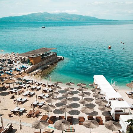Vila E Bardhe Σαράντα Εξωτερικό φωτογραφία