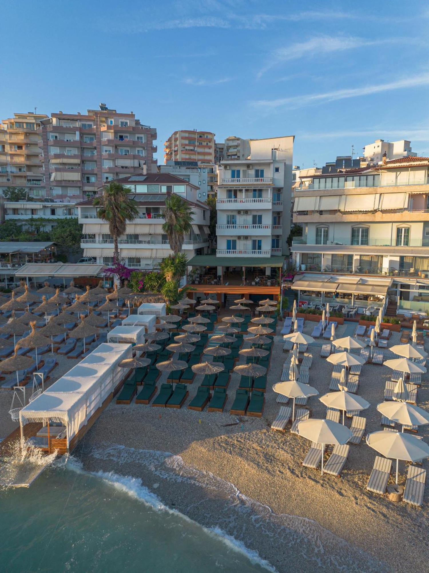 Vila E Bardhe Σαράντα Εξωτερικό φωτογραφία