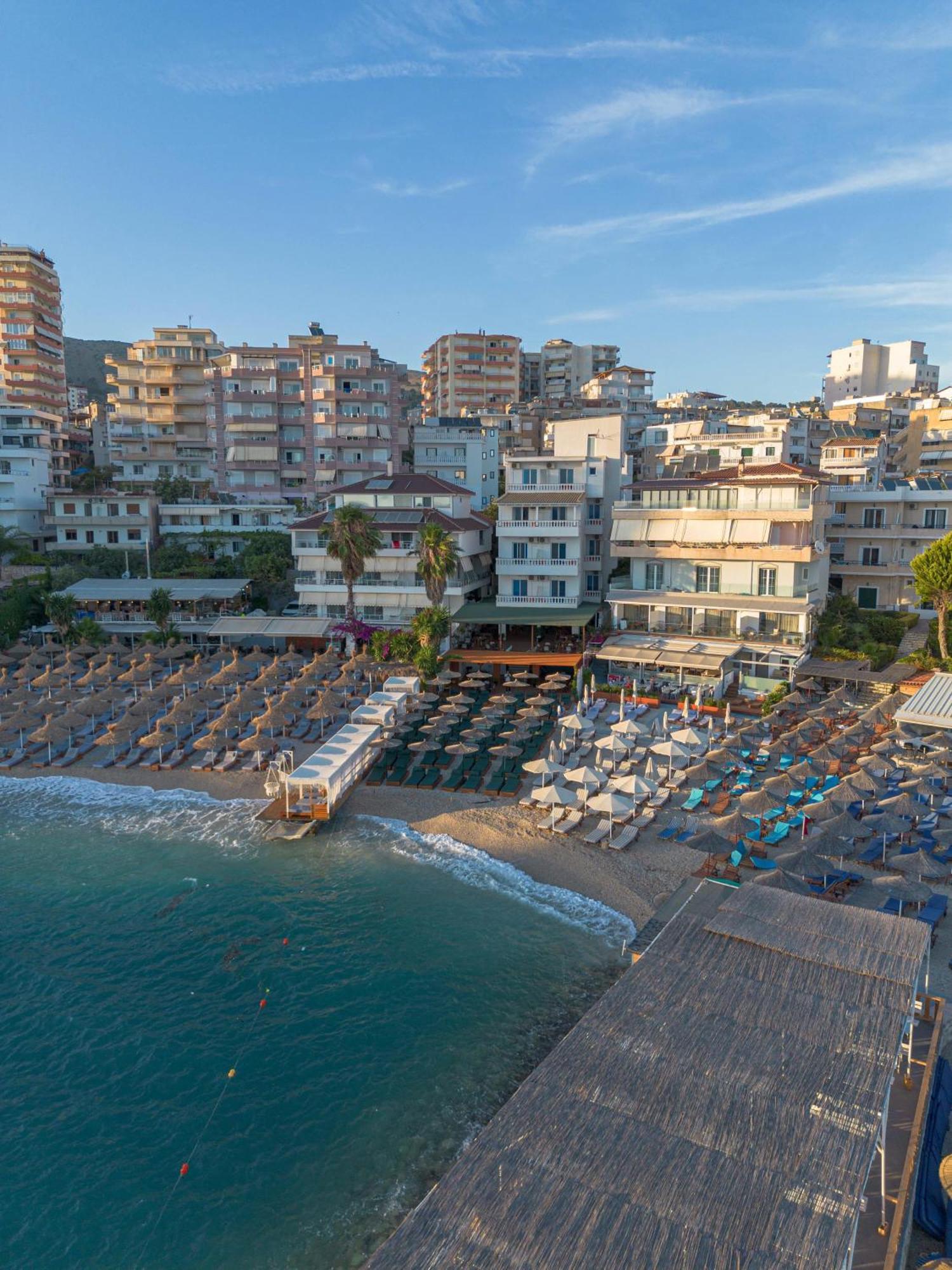 Vila E Bardhe Σαράντα Εξωτερικό φωτογραφία